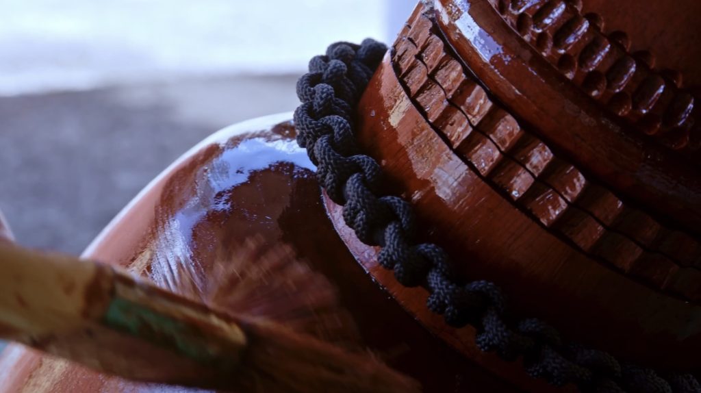 Drum Making Workshop with Elliott Orr at the Torque'n the Drum workshop in Billinudgel - 'oiling the shell'